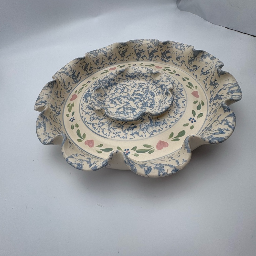 Vintage Floral Scalloped Pottery  Chip and Dip Platter with Hearts - Picture 13 of 13